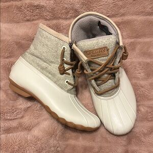 Sperry Women's Beige and Cream Duck Boots